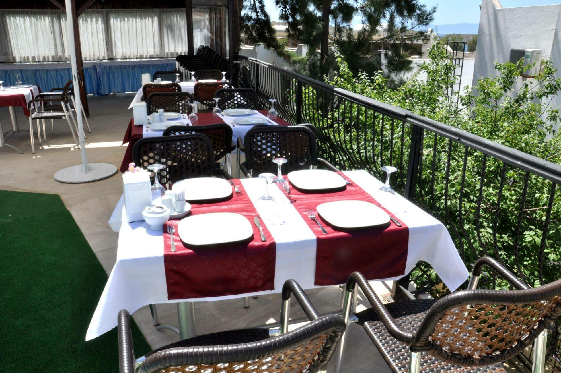 Gloriatibi Jarra Hotel غومْبيت المظهر الخارجي الصورة