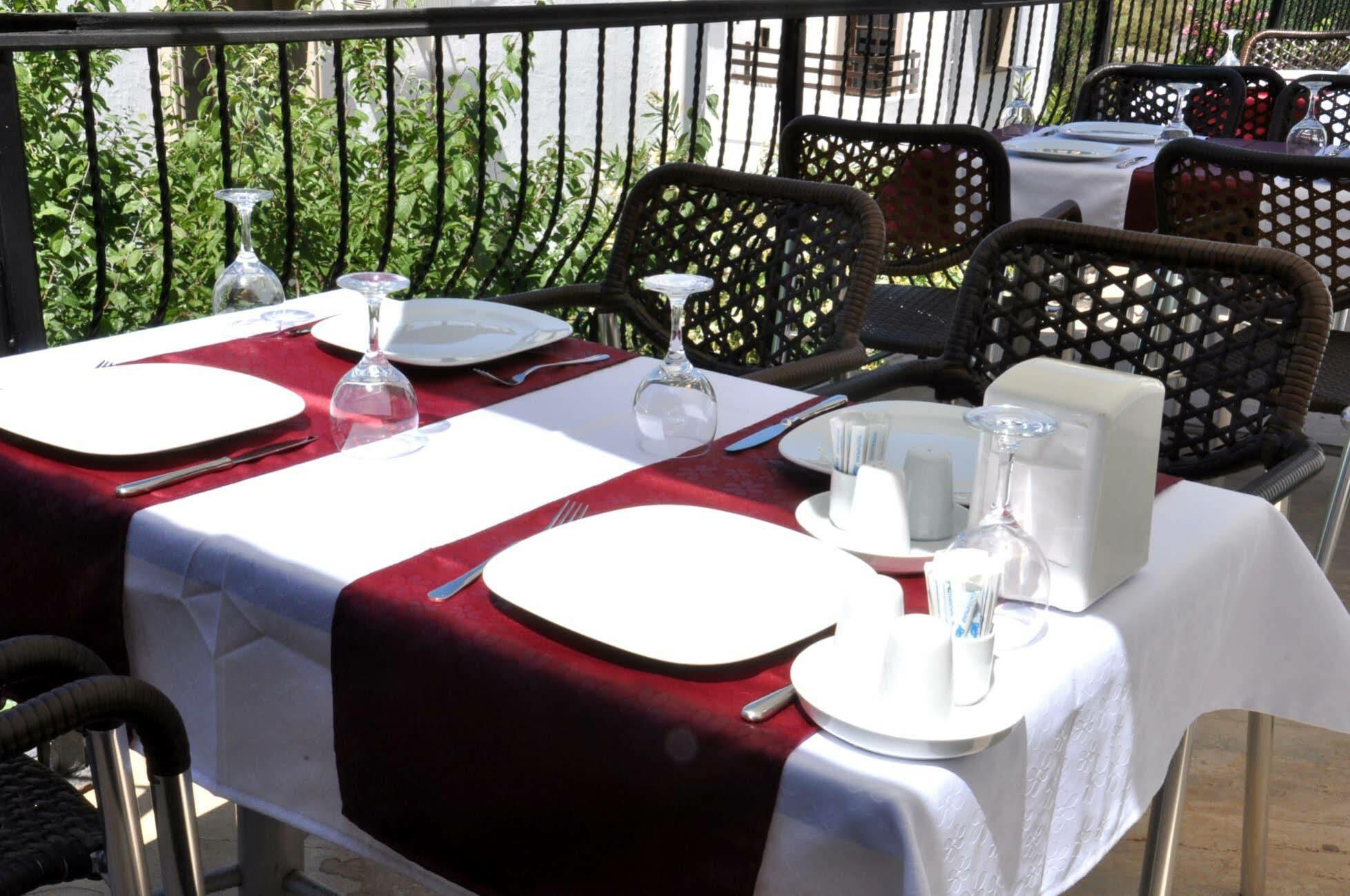 Gloriatibi Jarra Hotel غومْبيت المظهر الخارجي الصورة